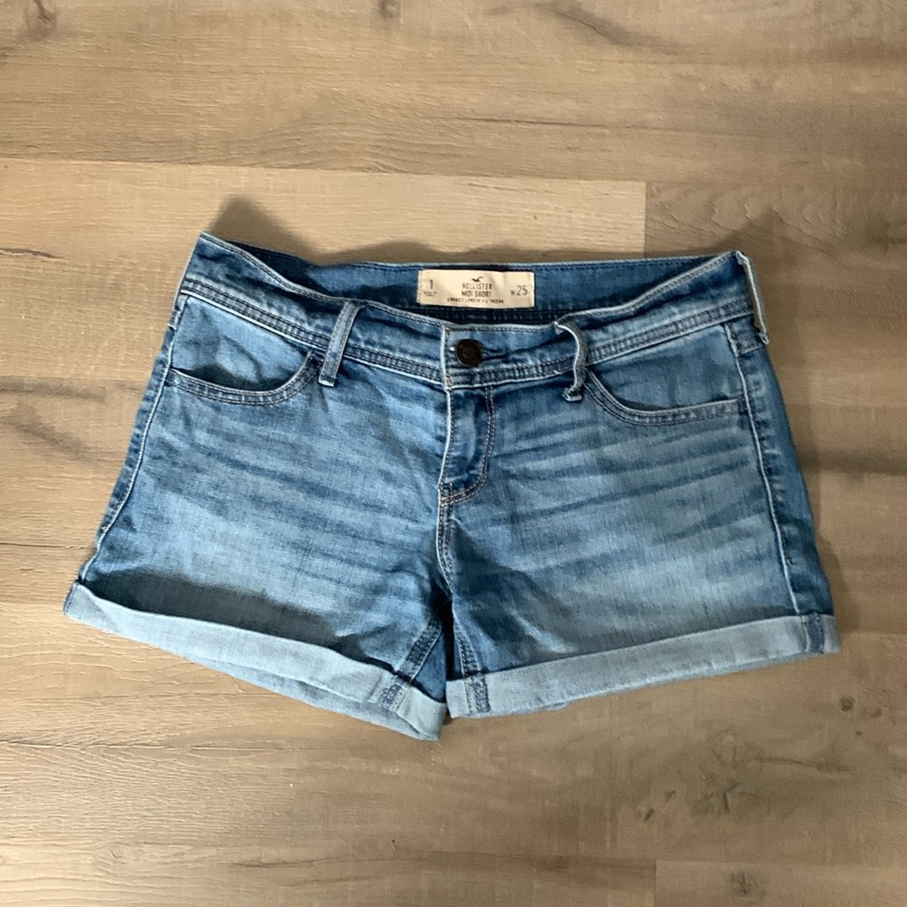Hollister Midi Short